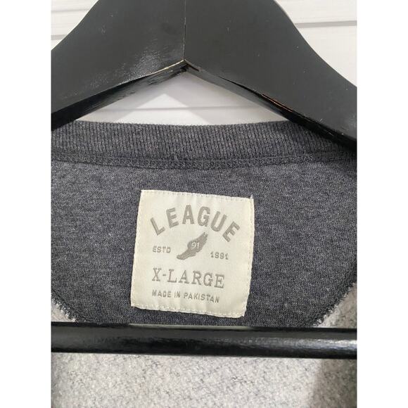 St. Cloud State University SCSU Huskies Stitched Crewneck Size XL - Picture 4 of 4